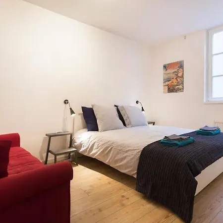 At In The Center Of Apartman *